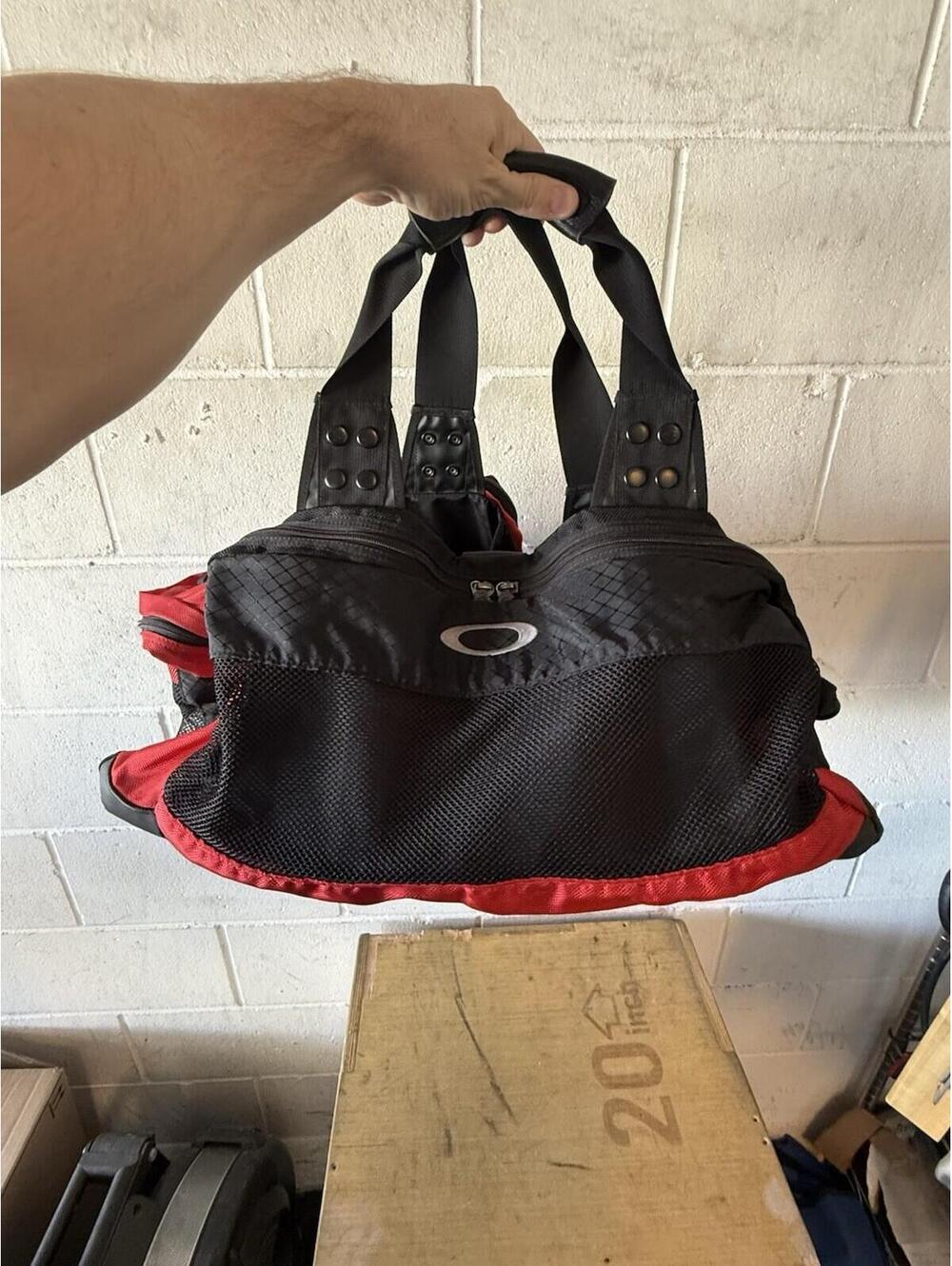 Oakley Icon 2.0 Duffle Bag Red RARE